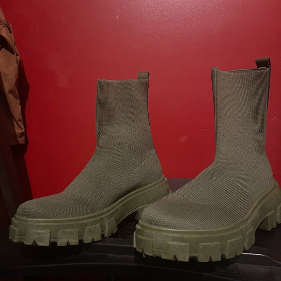 Army Green Stretch Combat Chelsea Boots - Picture 2 of 6